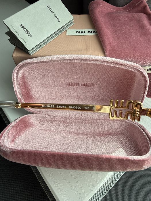 Слънчеви очила miu miu