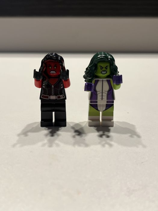 Lego Hulk vs Red Hulk original