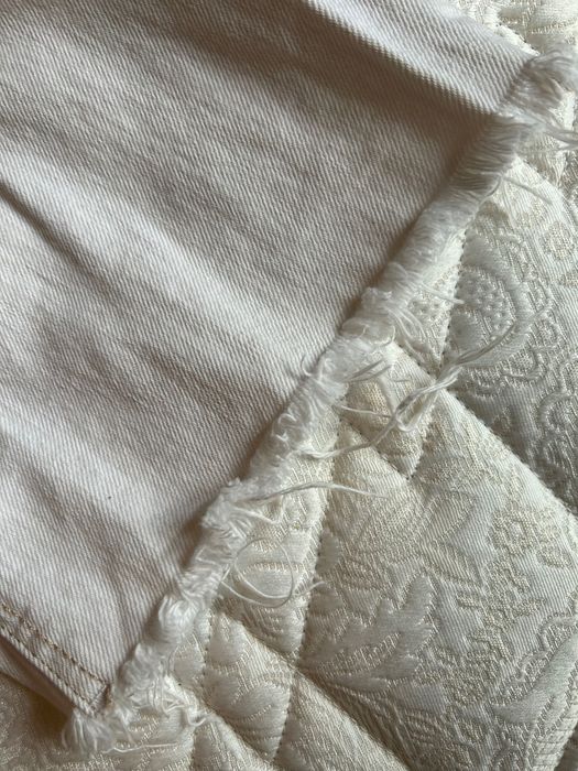 Джины белые (фирма Pull and bear)