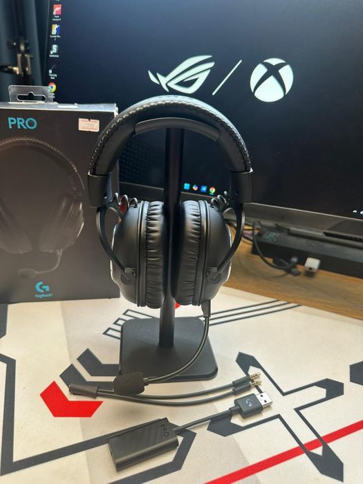 СРОЧНАЯ ПРОДАЖА Logitech g pro наушники