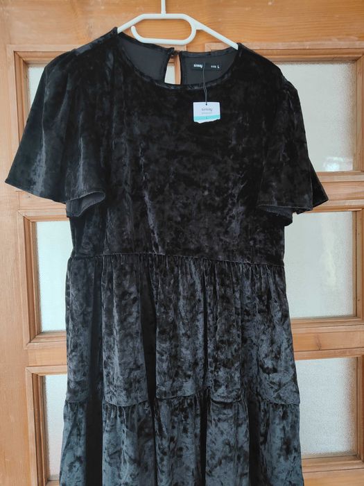 Rochie neagra de catifea SINSAY L