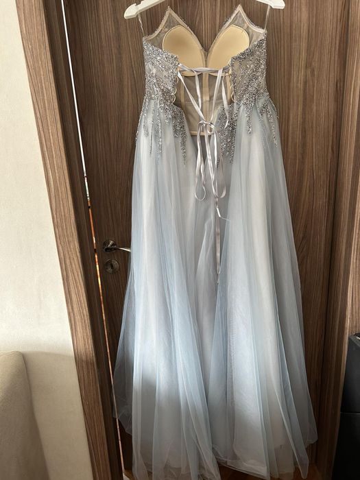 Продава официална бална рокля за абитуриентски бал или други събития