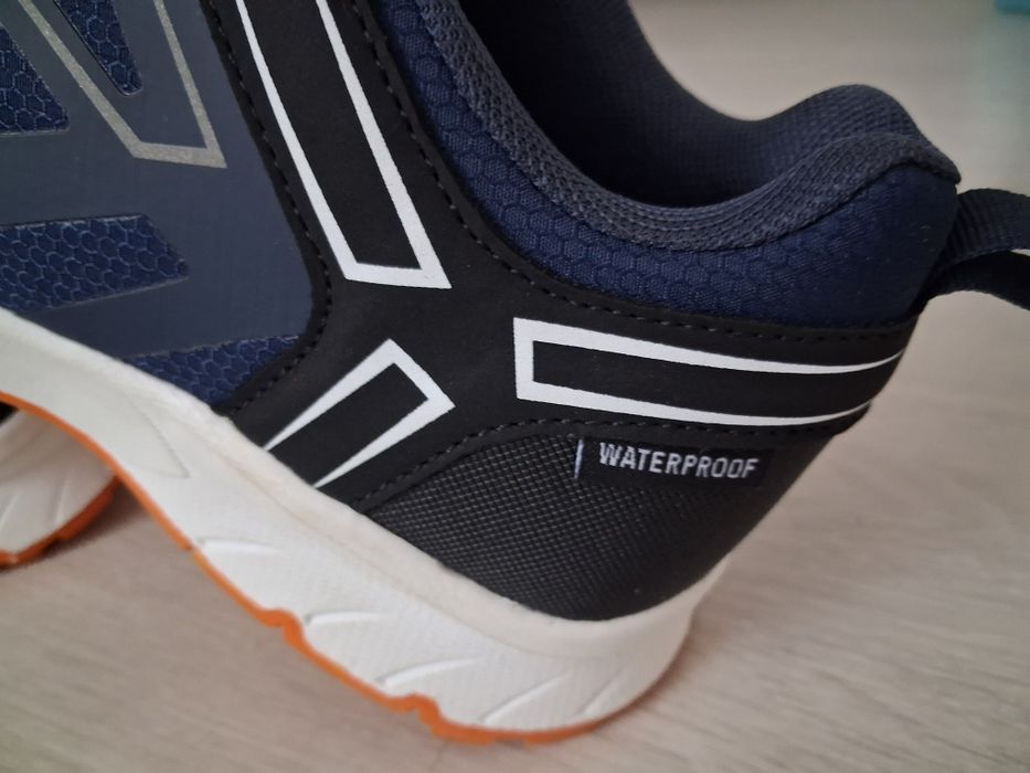 Vand Adidași Traking Stormberg Noi cu etichetă  Unisex Marime 37