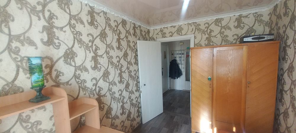 продам 3х комнатную на 3 этаже