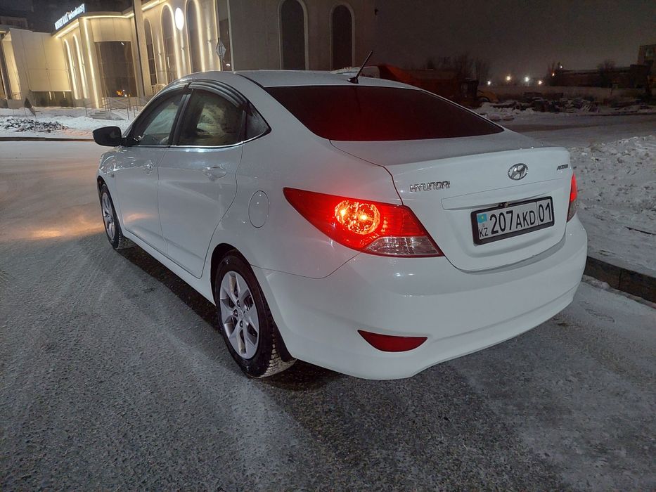 Хундай Акцент 2013 год