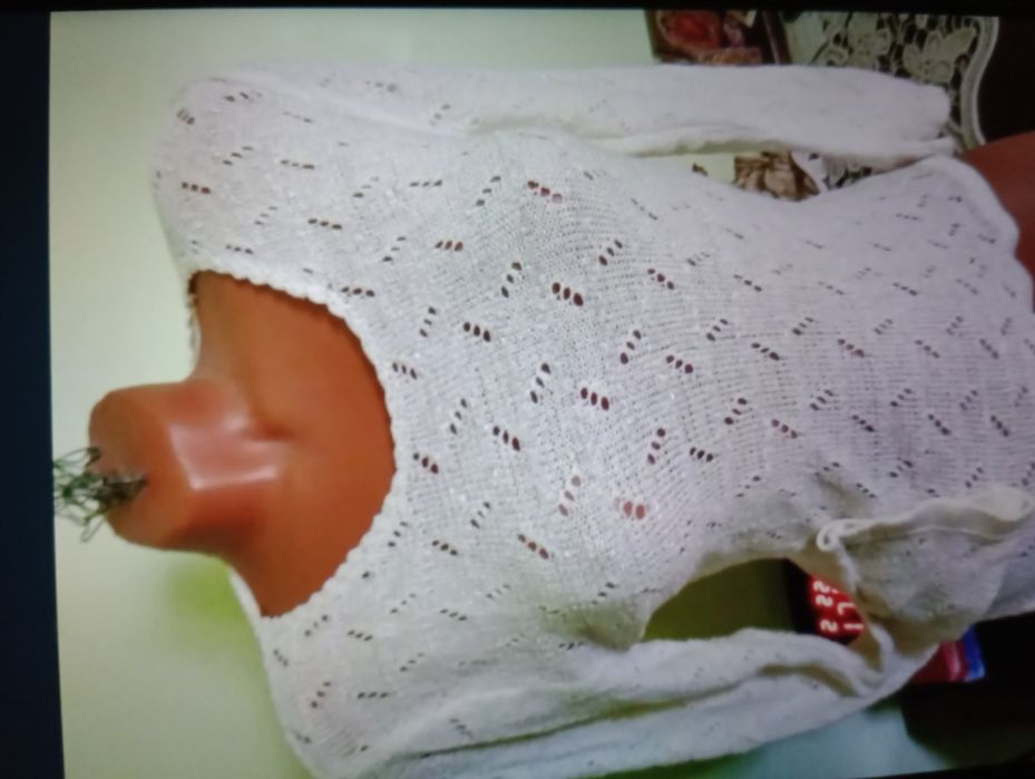 Bluze și fuste de vara, hanorac,,blugi, pantaloni , vesta,