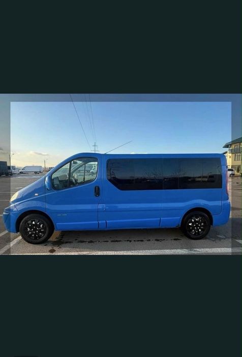 Renault Trafic II / 8+1 LUNG