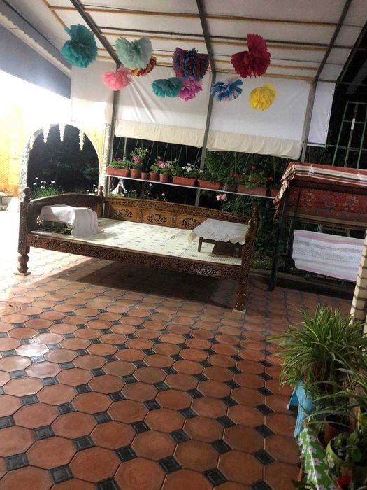 Дом в Центре Янгибазара ( Участок для офиса, магазина, отеля, кафе)