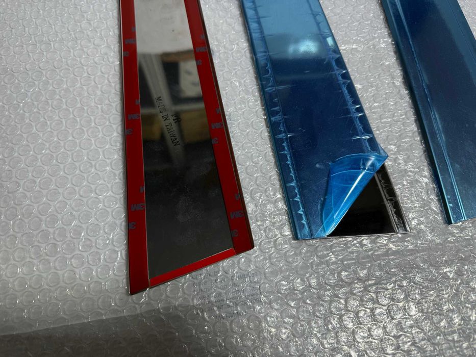 Накладки (хром) на дверные стойки Toyota Land Cruiser 200, Prado 150