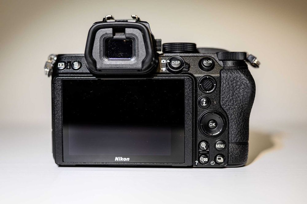 Aparat foto Nikon Z5