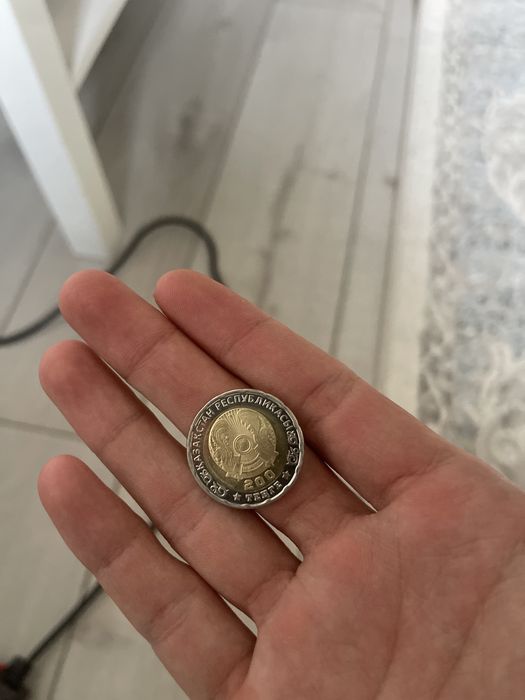 монета сувенир 200 тенге