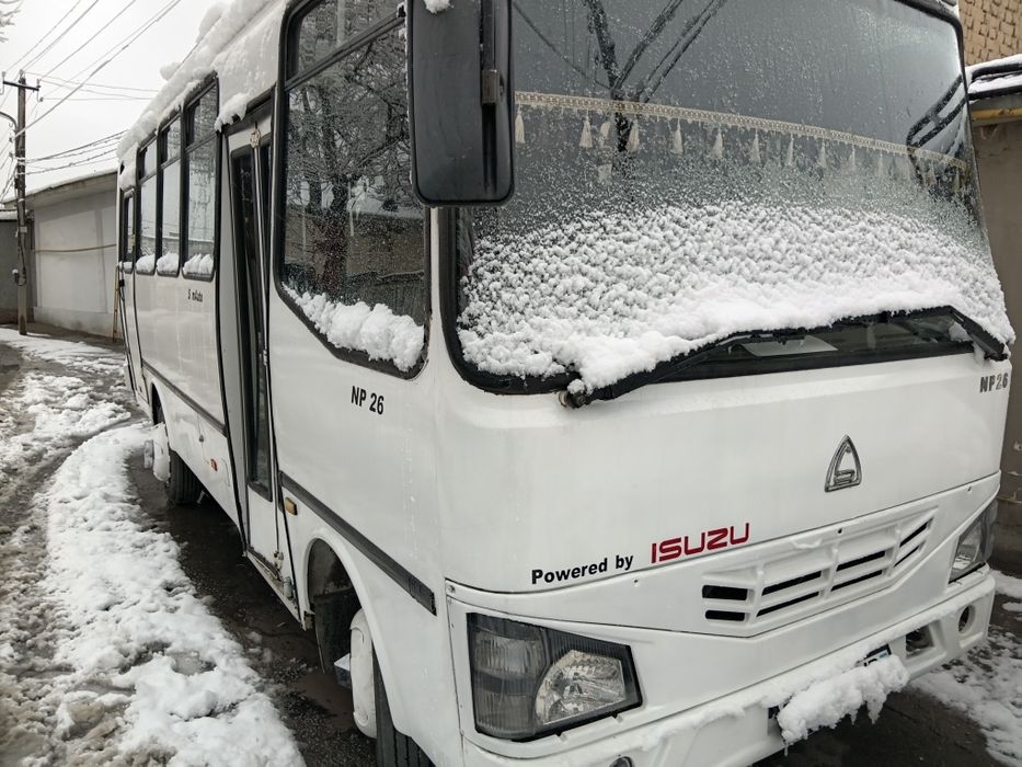 Isuzu 2014 yil avtobus