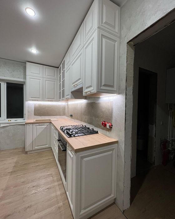 Кухня Шкаф Балкон Прихожка
