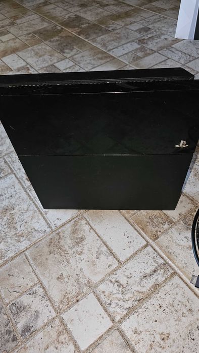 Playstation 4, Playstation 4, 2 нови джойстика, 6 игри, зарядна станция