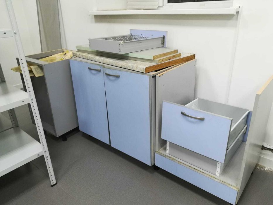 Продам срочно кухонный гарнитур