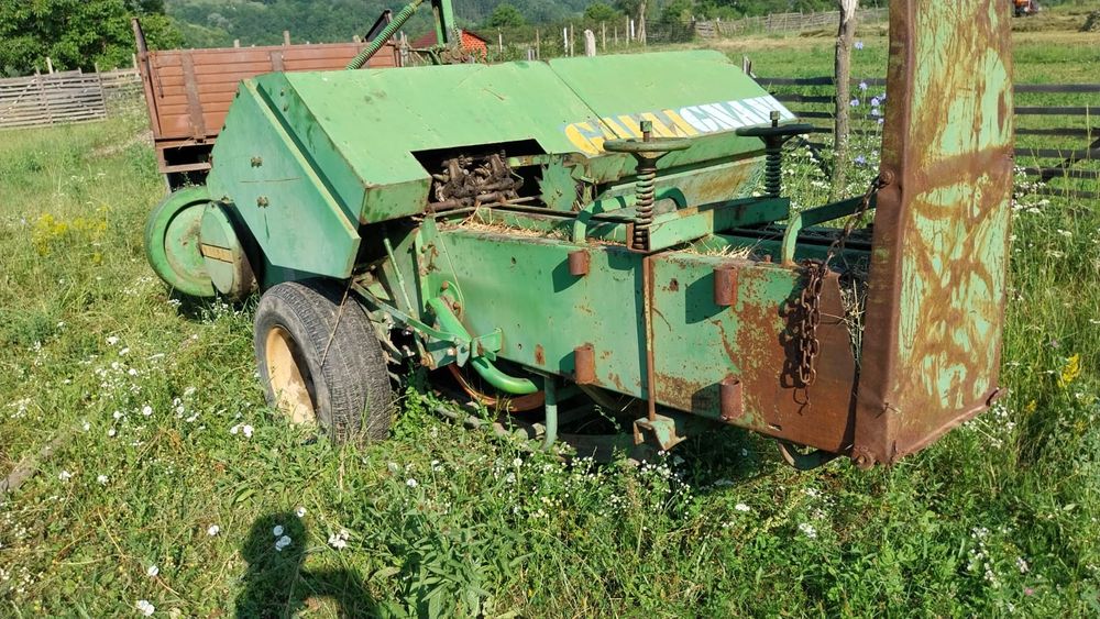 Vând balotiera gallingani pe sarma