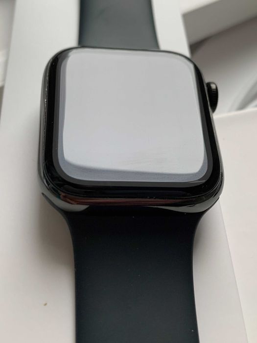 Apple Watch SE 1st Gen 44mm Space Grey