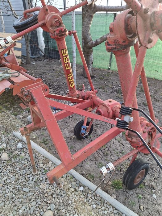 Greblatoare imprastietoare