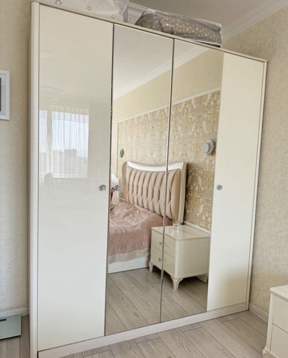 Продам спальный гарнитур