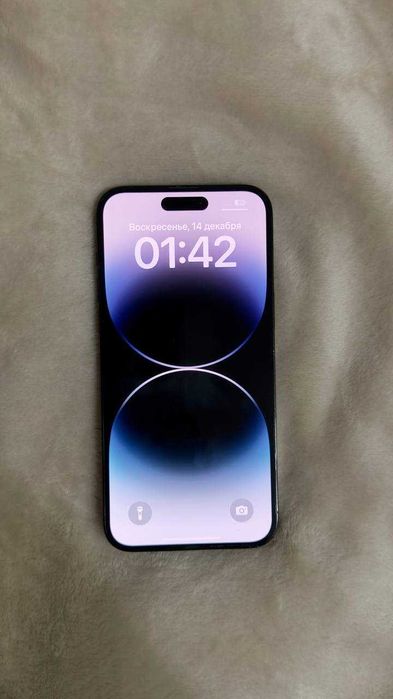 хороший как новенький чёрный айфон 14 промакс