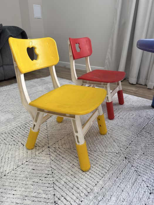 Детский стол со стулями