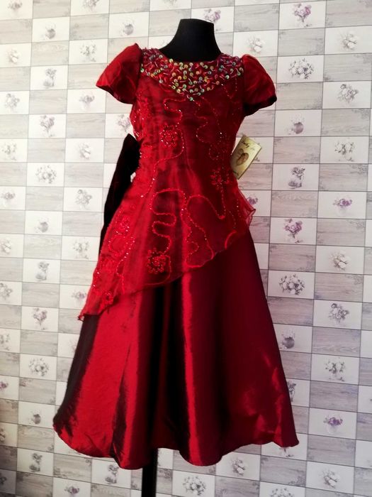 Платье для девочки нарядное