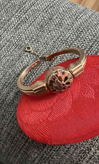 Продам золотые часы