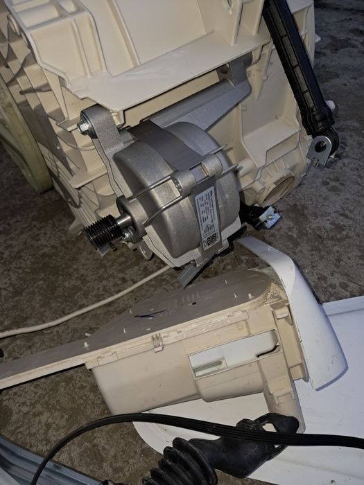 Vând MOTOR nou de mașină de spălat haine