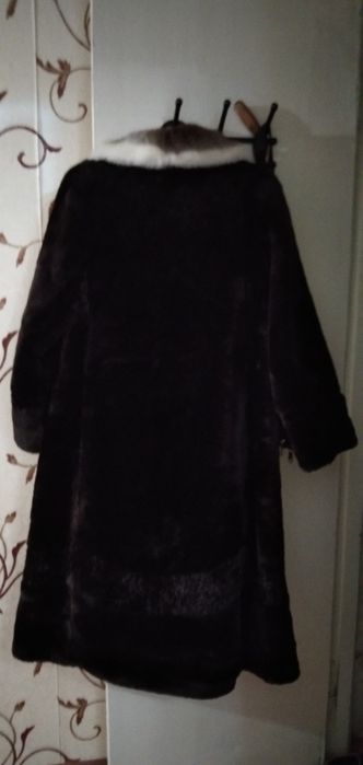Продам мутоновую шубу б/у
