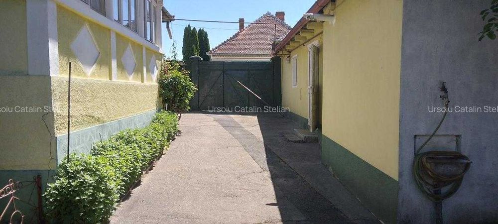 Vand casa individuala in Municipiul Fagaras, cartier Galati, gospodarie pentru oameni harnici dar si de relaxare pentru cine cauta liniste, aer curat.