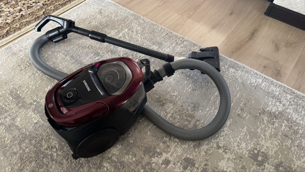 Продам пылесос самсунг работает