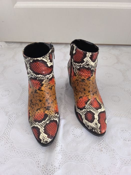Botine piele sarpe