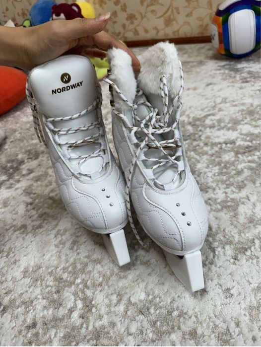 Коньки 35 размер, на девочку