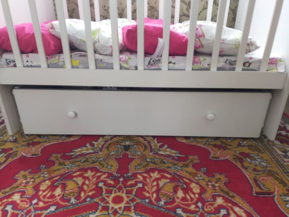 Кровать детская ,