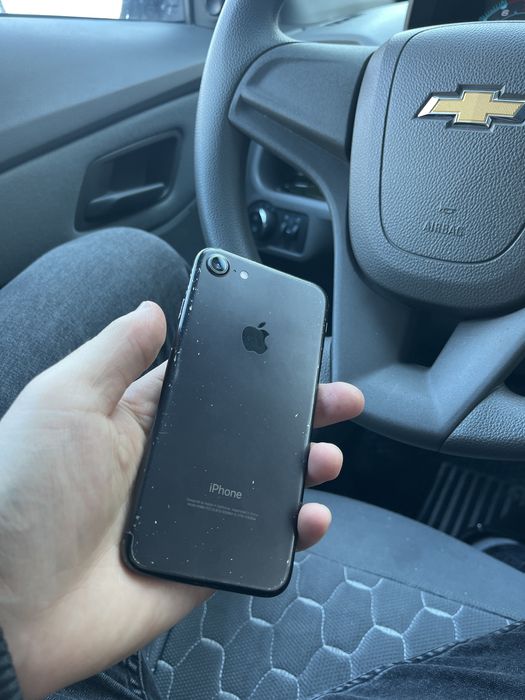 Продам айфон 7 в хорошем техсост