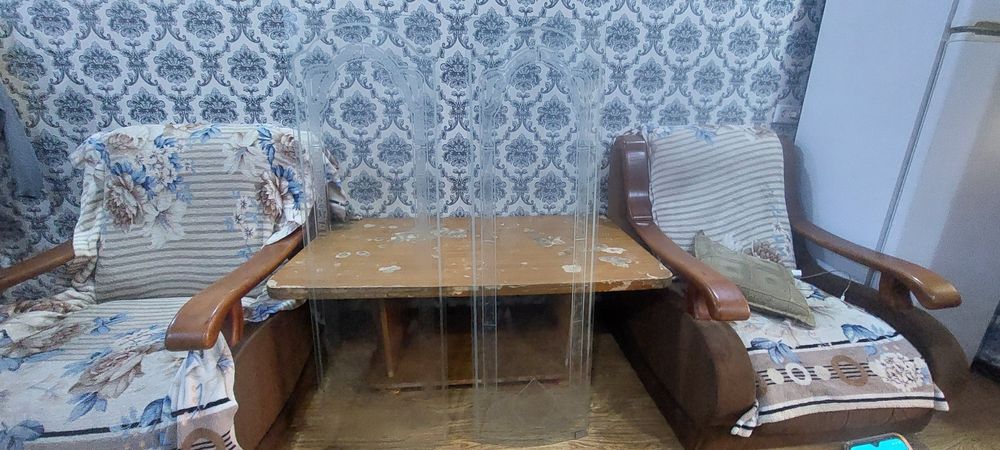 Стенкага ойнак сотилади.