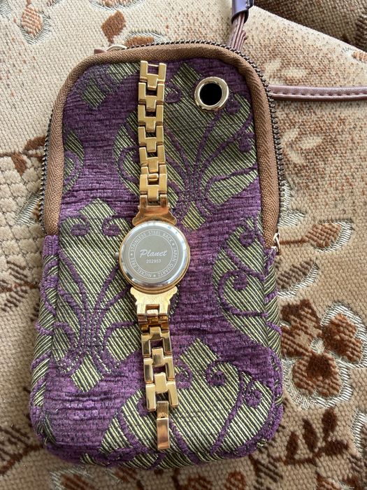 Ceas dama Planet auriu cu cristale