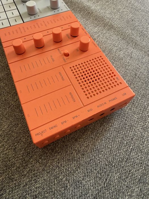 Yamaha SEQTRAK Groovebox + 3D принтирани knobs