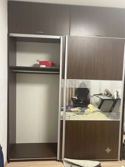 Dulap dressing cu uși glisante