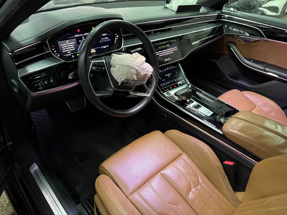 Audi A8 quattro avariat