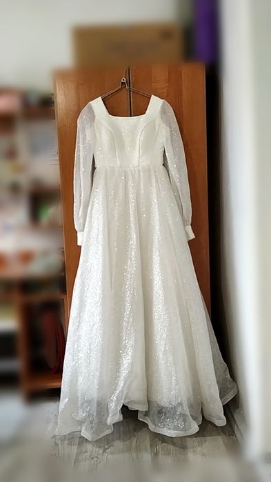 Свадебное пышное блестящее платье