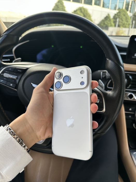 Продам Iphone 17 pro max