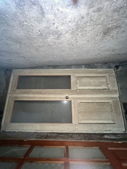 Есіктер (Двери).