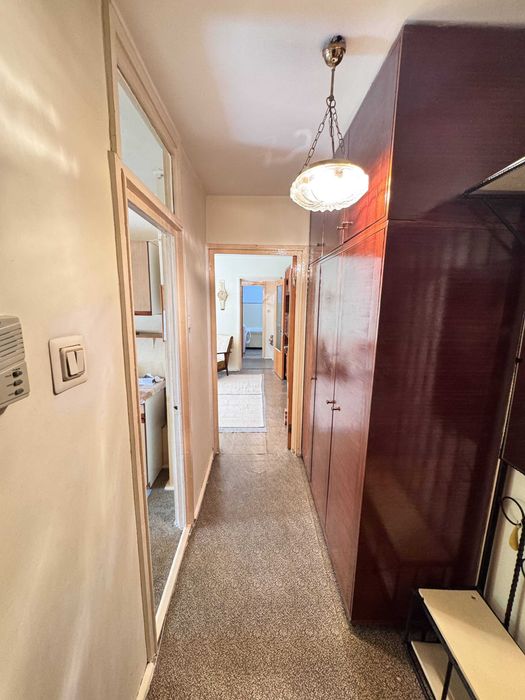 Proprietar. Vând apartament în București, sector 4. Zonă liniștită, bloc civilizat