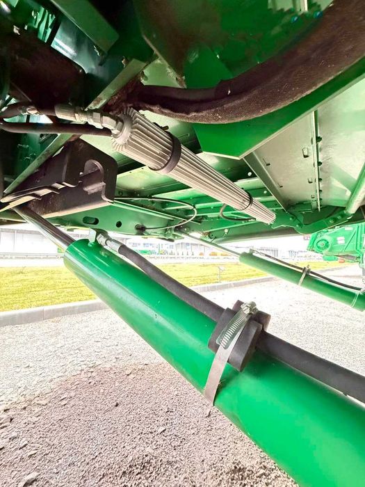 John Deere S 670 комбайн