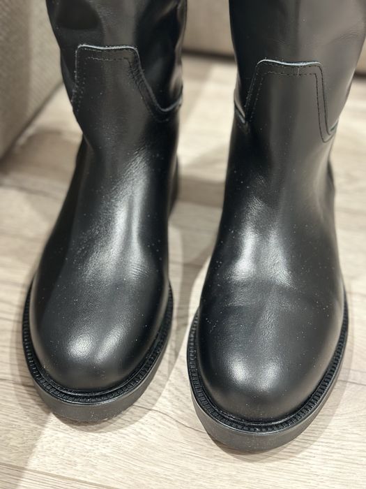 Продам женские кожаные сапоги размер 39