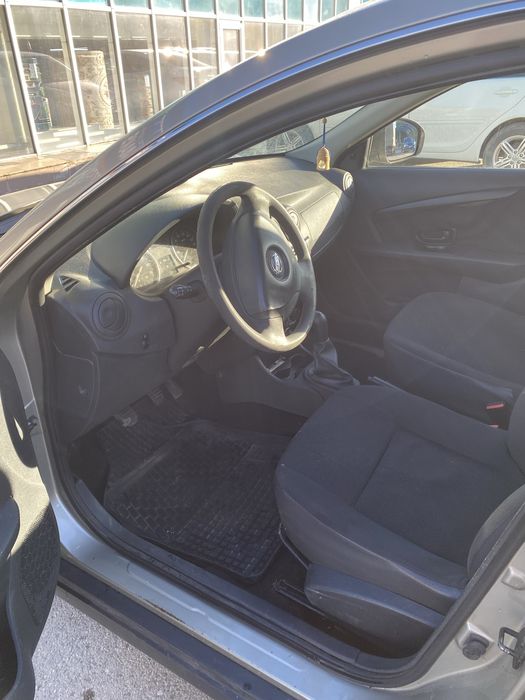 Nissan almera срочно