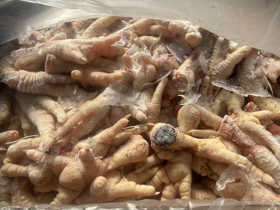 Корм для собак. Куриные лапки