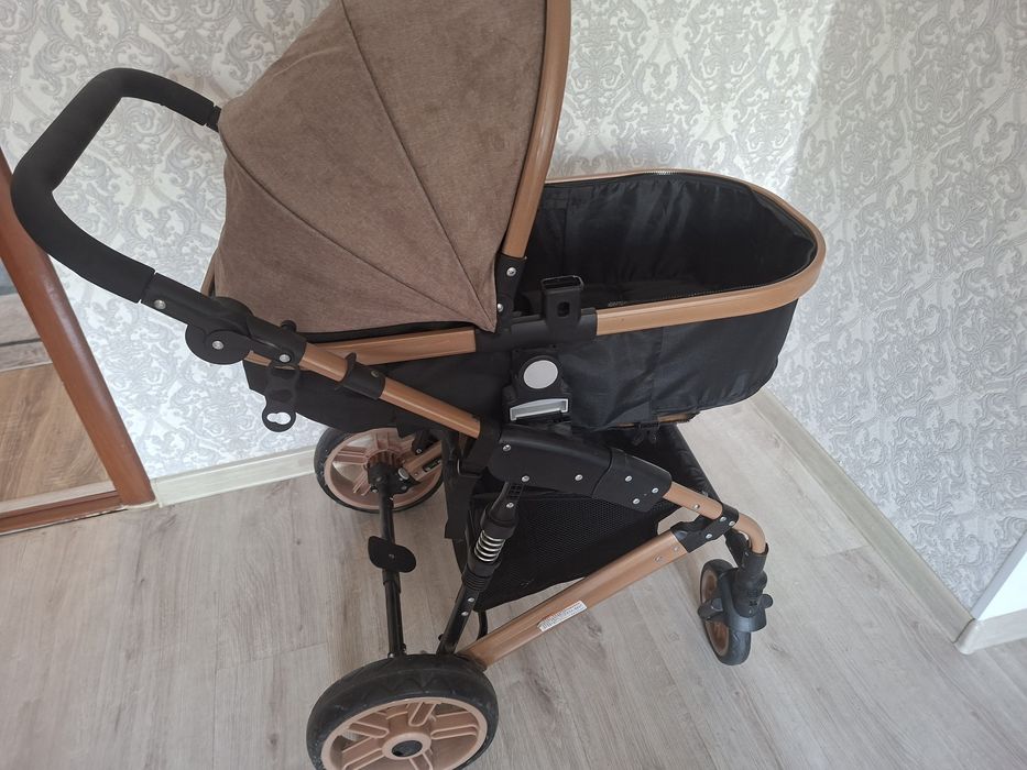 Коляска универсальная