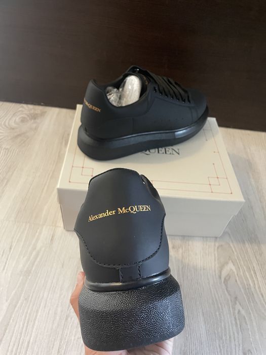 Alexander McQUEEN